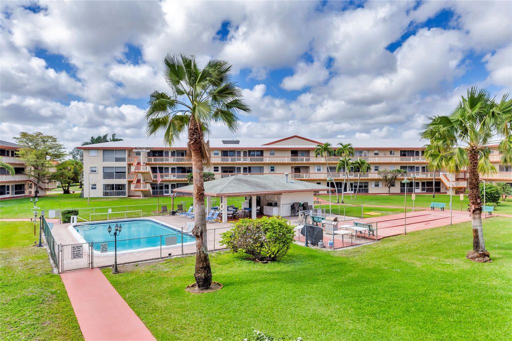 5300 Washington Street C318, Hollywood, FL 33021