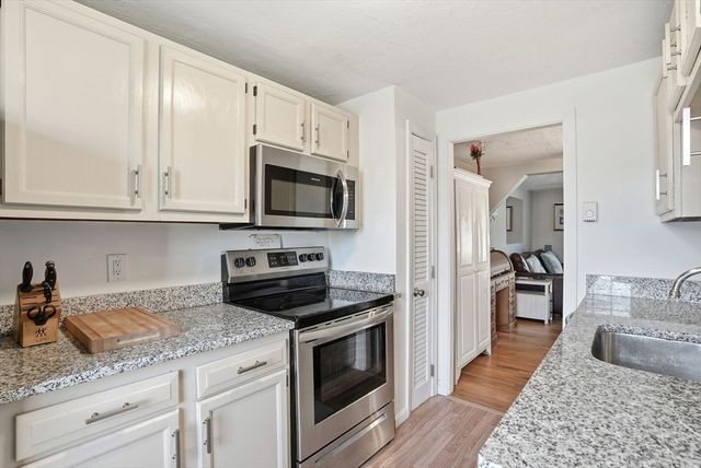 848 Plain St 28, Marshfield, MA 02050