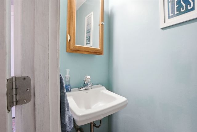 848 Plain St 28, Marshfield, MA 02050