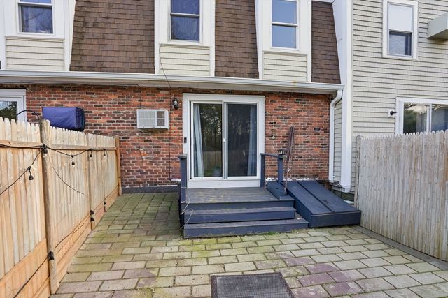 848 Plain St 28, Marshfield, MA 02050