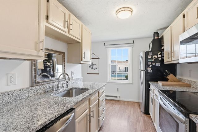 848 Plain St 28, Marshfield, MA 02050