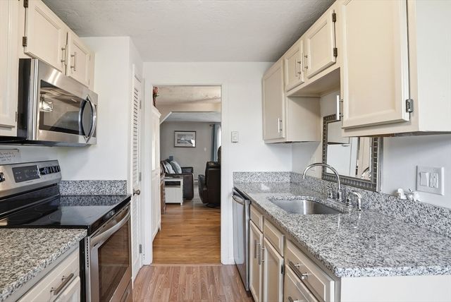 848 Plain St 28, Marshfield, MA 02050