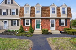 848 Plain St 28, Marshfield, MA 02050