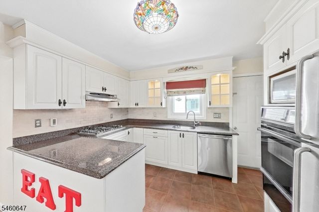 14 Pine St, Kearny Town, NJ 07032