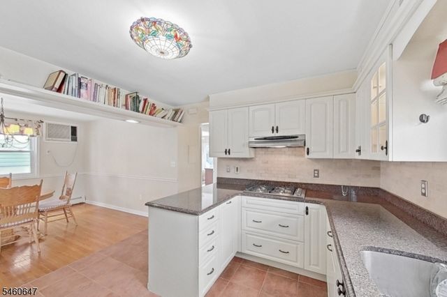 14 Pine St, Kearny Town, NJ 07032