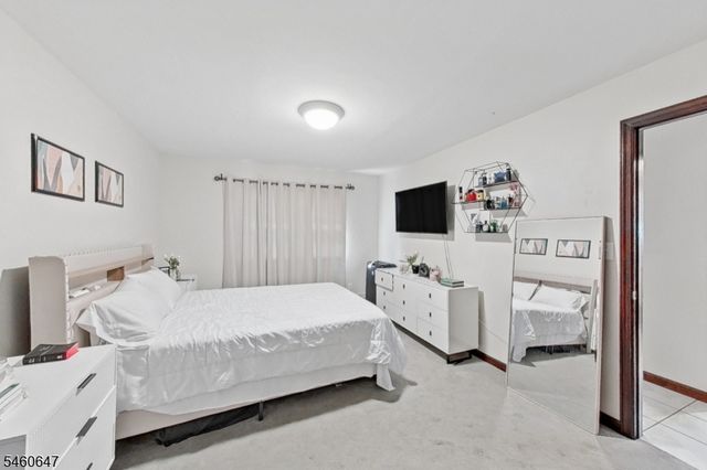 14 Pine St, Kearny Town, NJ 07032