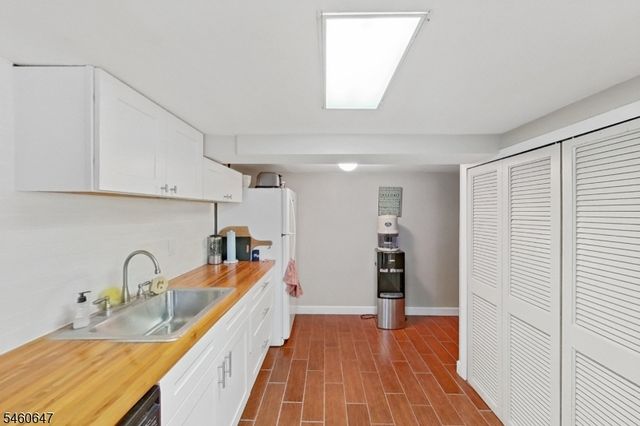 14 Pine St, Kearny Town, NJ 07032