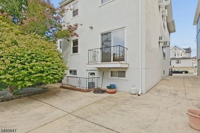 14 Pine St, Kearny Town, NJ 07032
