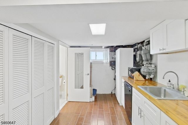 14 Pine St, Kearny Town, NJ 07032
