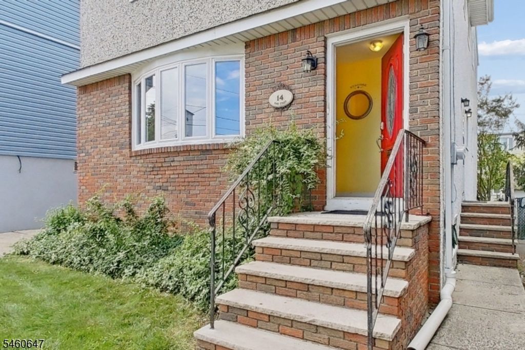 14 Pine St, Kearny Town, NJ 07032 — photo 3