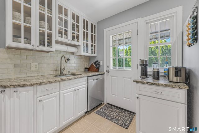 355 Sylvan Knoll, Stamford, CT 06902