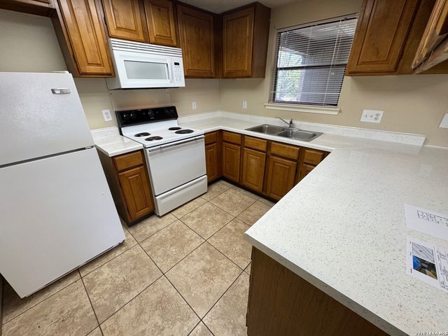 7236 RIMWOOD, San Antonio, TX 78233