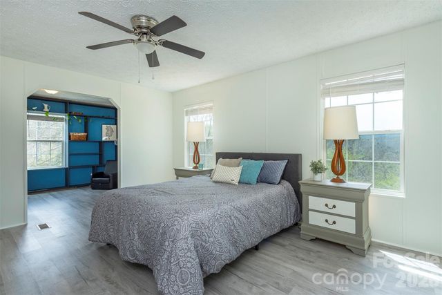 1274 Little Pine Road, Marshall, NC 28753
