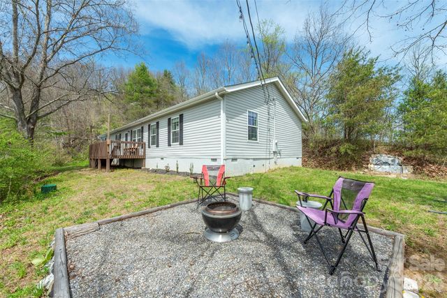 1274 Little Pine Road, Marshall, NC 28753