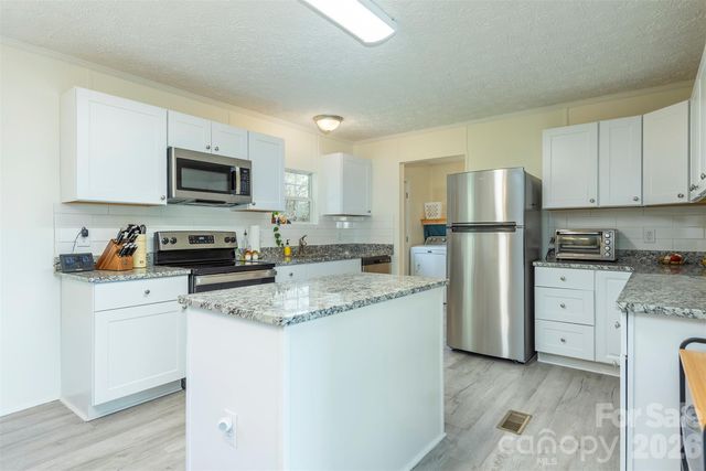 1274 Little Pine Road, Marshall, NC 28753