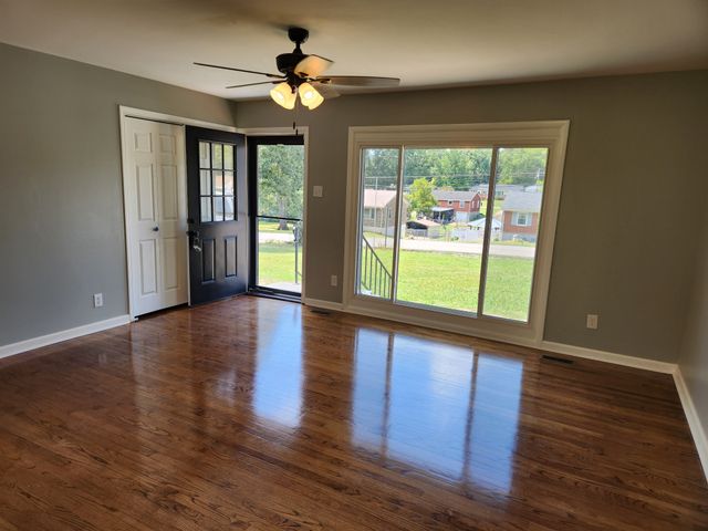 655 Glenn Ave, Lewisburg, TN 37091