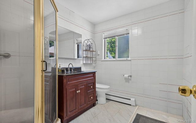 10 Otsego Avenue, Dix Hills, NY 11746