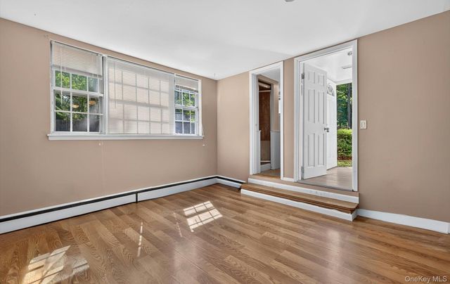 10 Otsego Avenue, Dix Hills, NY 11746