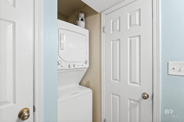 920 W Lagoon Avenue, Gulf Shores, AL 36542