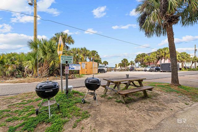 920 W Lagoon Avenue, Gulf Shores, AL 36542