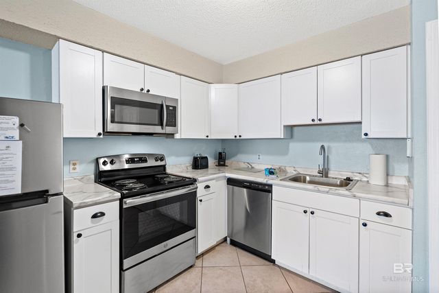 920 W Lagoon Avenue, Gulf Shores, AL 36542