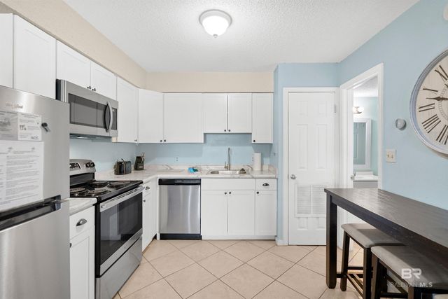 920 W Lagoon Avenue, Gulf Shores, AL 36542