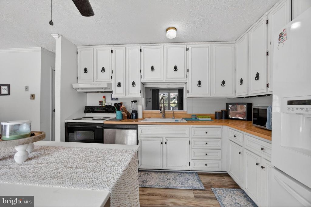 Image 5 of property listing at 32013 TUCKAHOE AVE, Cordova, MD 21625