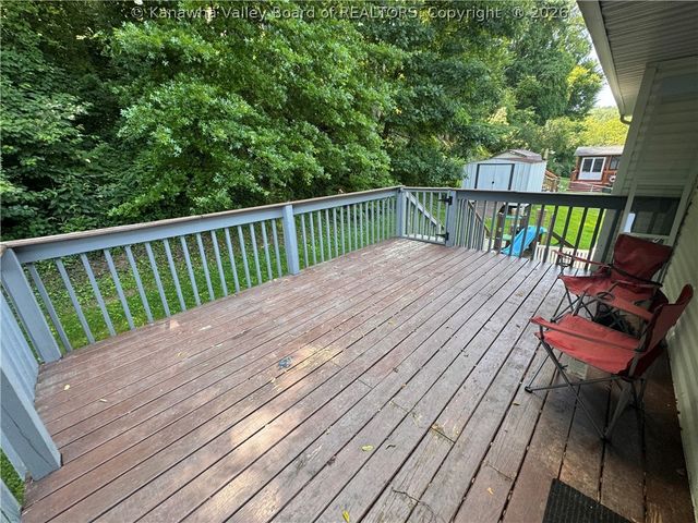111 Phyllis Drive, Charleston, WV 25302