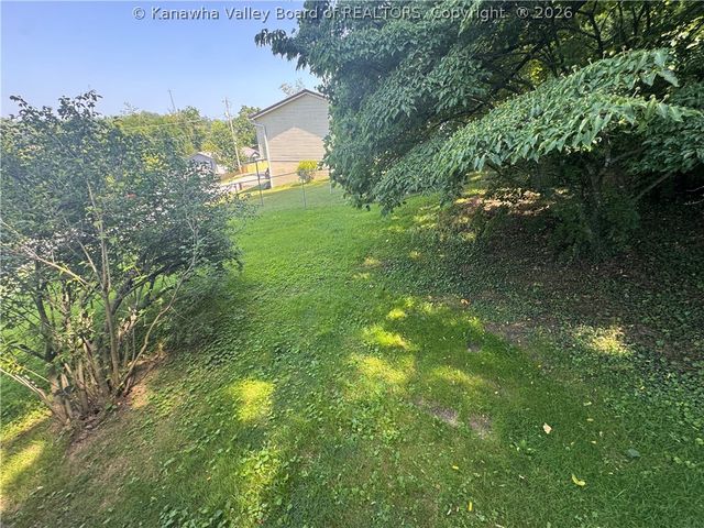 111 Phyllis Drive, Charleston, WV 25302
