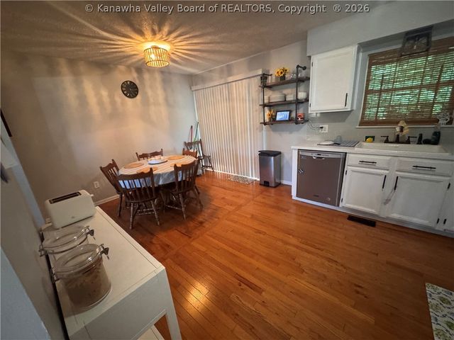 111 Phyllis Drive, Charleston, WV 25302