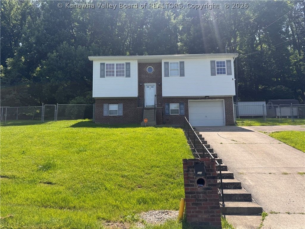 111 Phyllis Drive, Charleston, WV 25302