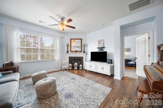 2228 Apple Glen Lane, Charlotte, NC 28269