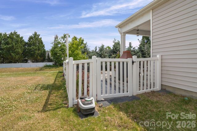 2228 Apple Glen Lane, Charlotte, NC 28269