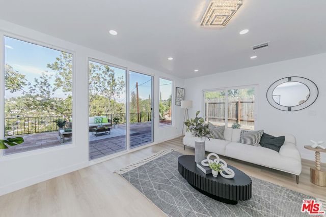 1832 Burnell Drive, Los Angeles, CA 90065