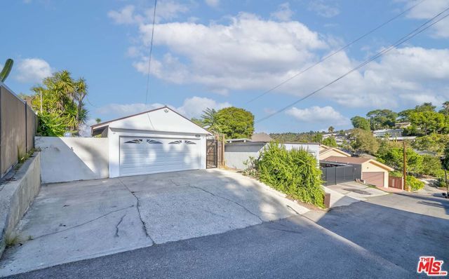 1832 Burnell Drive, Los Angeles, CA 90065
