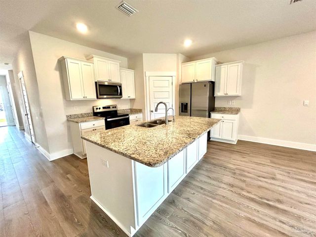 5796 Danbury Blvd, Pace, FL 32571