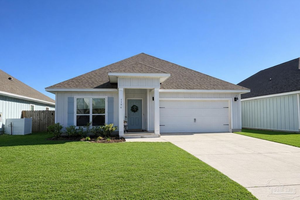 5796 Danbury Blvd, Pace, FL 32571