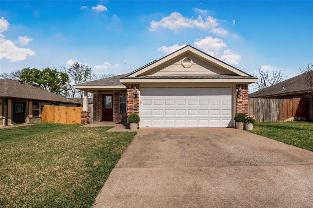 1002 Copperas Bend, Caldwell, TX 77836 — exterior