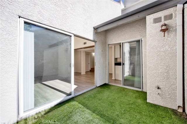 20155 Keswick Street 219, Winnetka, CA 91306