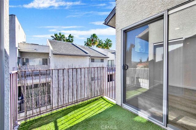 20155 Keswick Street 219, Winnetka, CA 91306