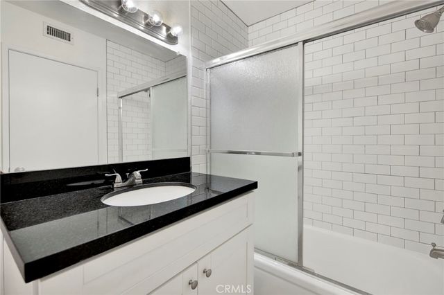 20155 Keswick Street 219, Winnetka, CA 91306