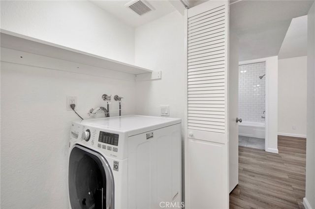 20155 Keswick Street 219, Winnetka, CA 91306