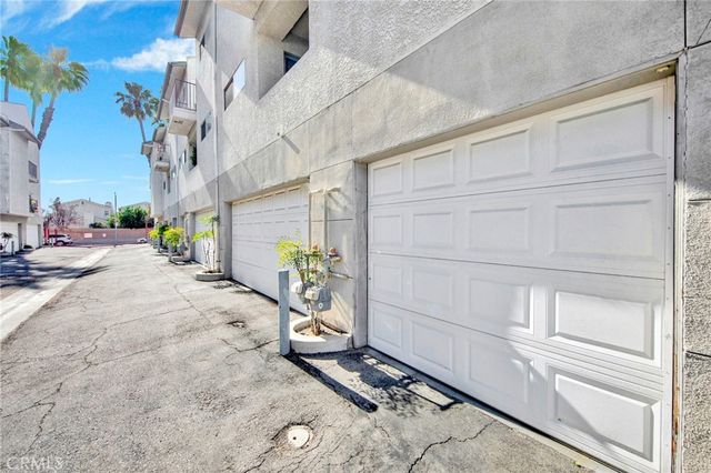 20155 Keswick Street 219, Winnetka, CA 91306