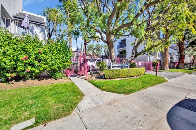 20155 Keswick Street 219, Winnetka, CA 91306