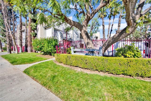 20155 Keswick Street 219, Winnetka, CA 91306