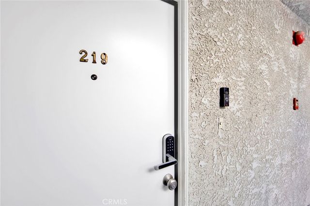 20155 Keswick Street 219, Winnetka, CA 91306