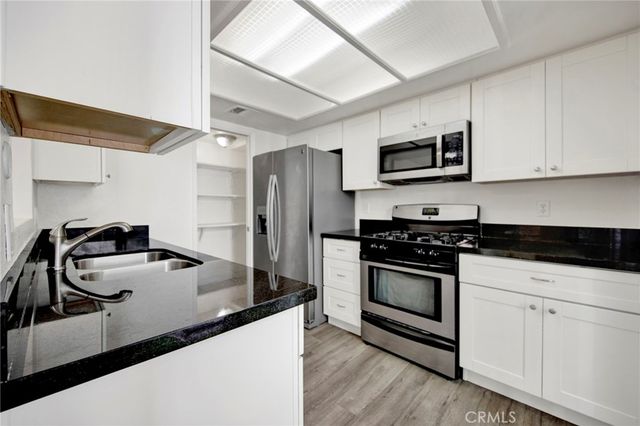 20155 Keswick Street 219, Winnetka, CA 91306