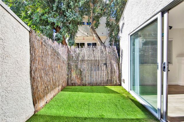 20155 Keswick Street 219, Winnetka, CA 91306