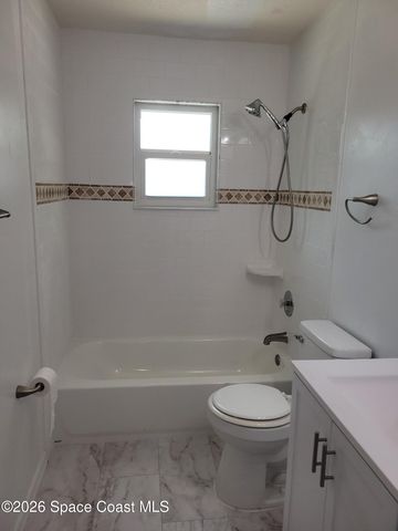 726 Diplomat Avenue SE, Palm Bay, FL 32909