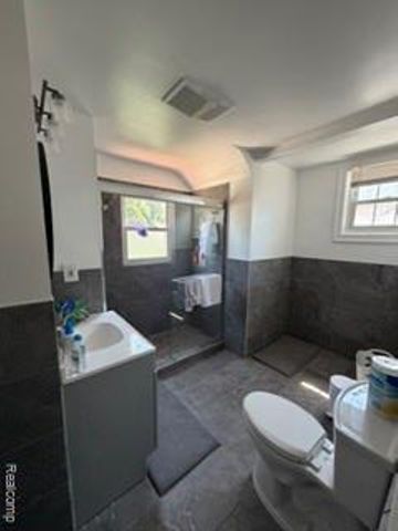 22432 Gregory Street, Dearborn, MI 48124